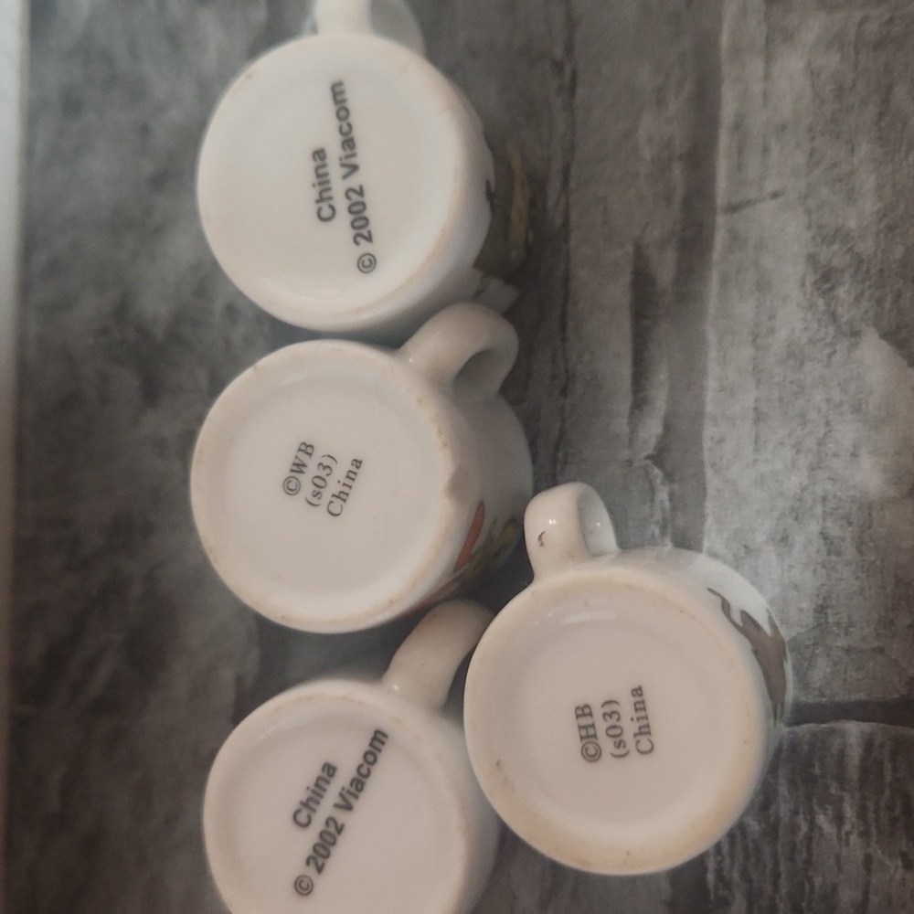 Set Of 4 Mini Mugs - Scooby Doo, Spongebob, Looney Tunes - Picture 3 of 6